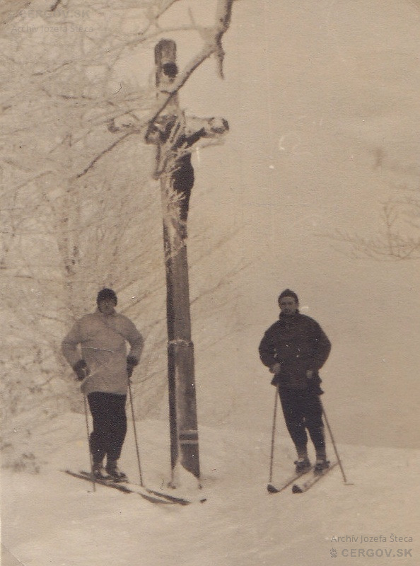 Starý kríž pri Oltárkameni