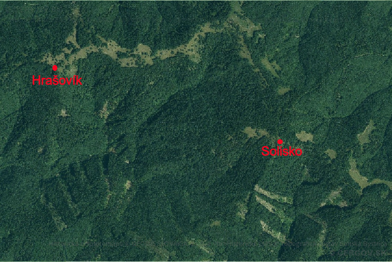 Letecká snímka oblasti vrcholových lúk medzi Hrašovíkom a Soliskom